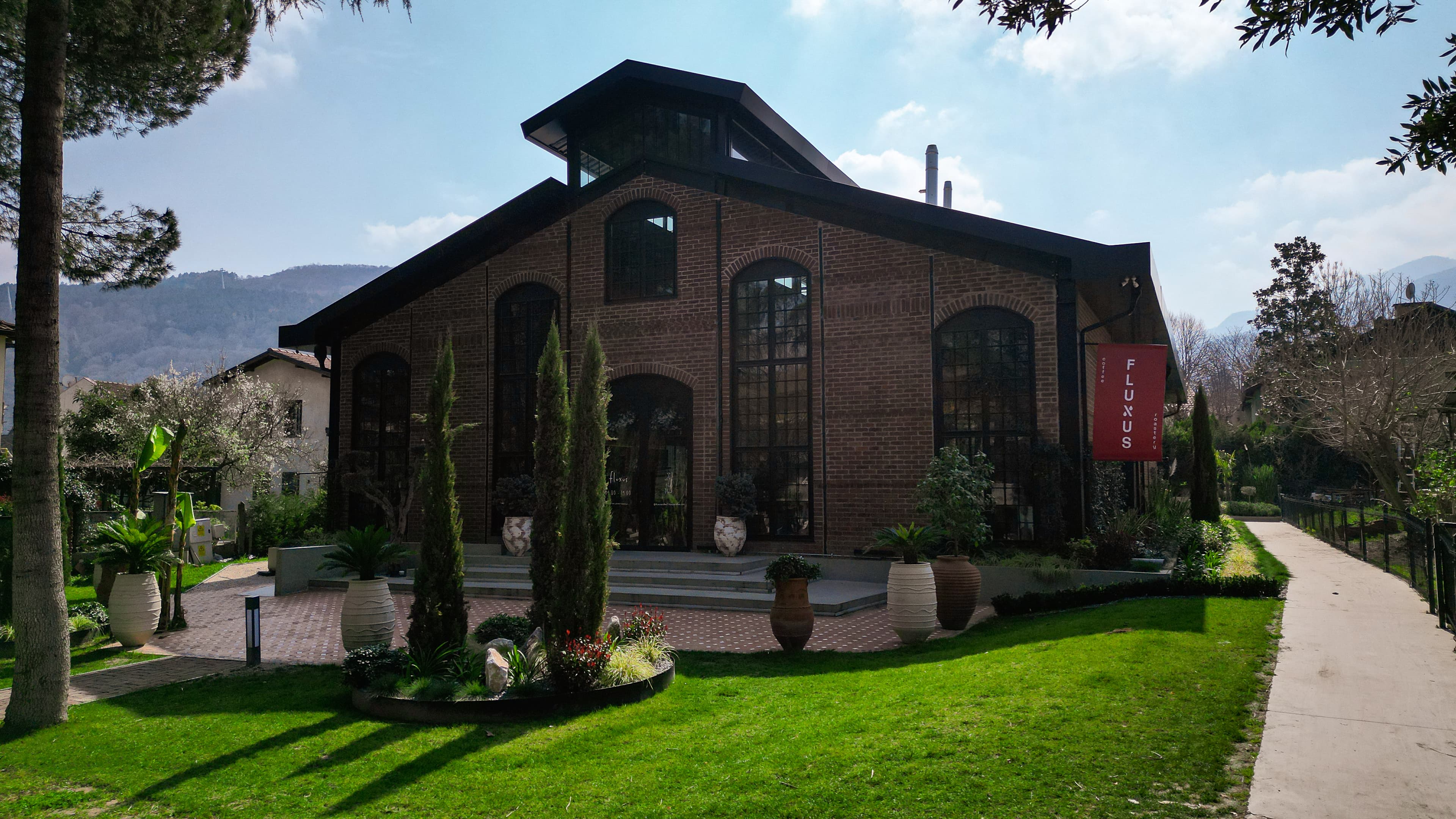 Fluxus Cafe Kırkpınar – Mimari Aydınlatma ve Elektrik Tasarımı