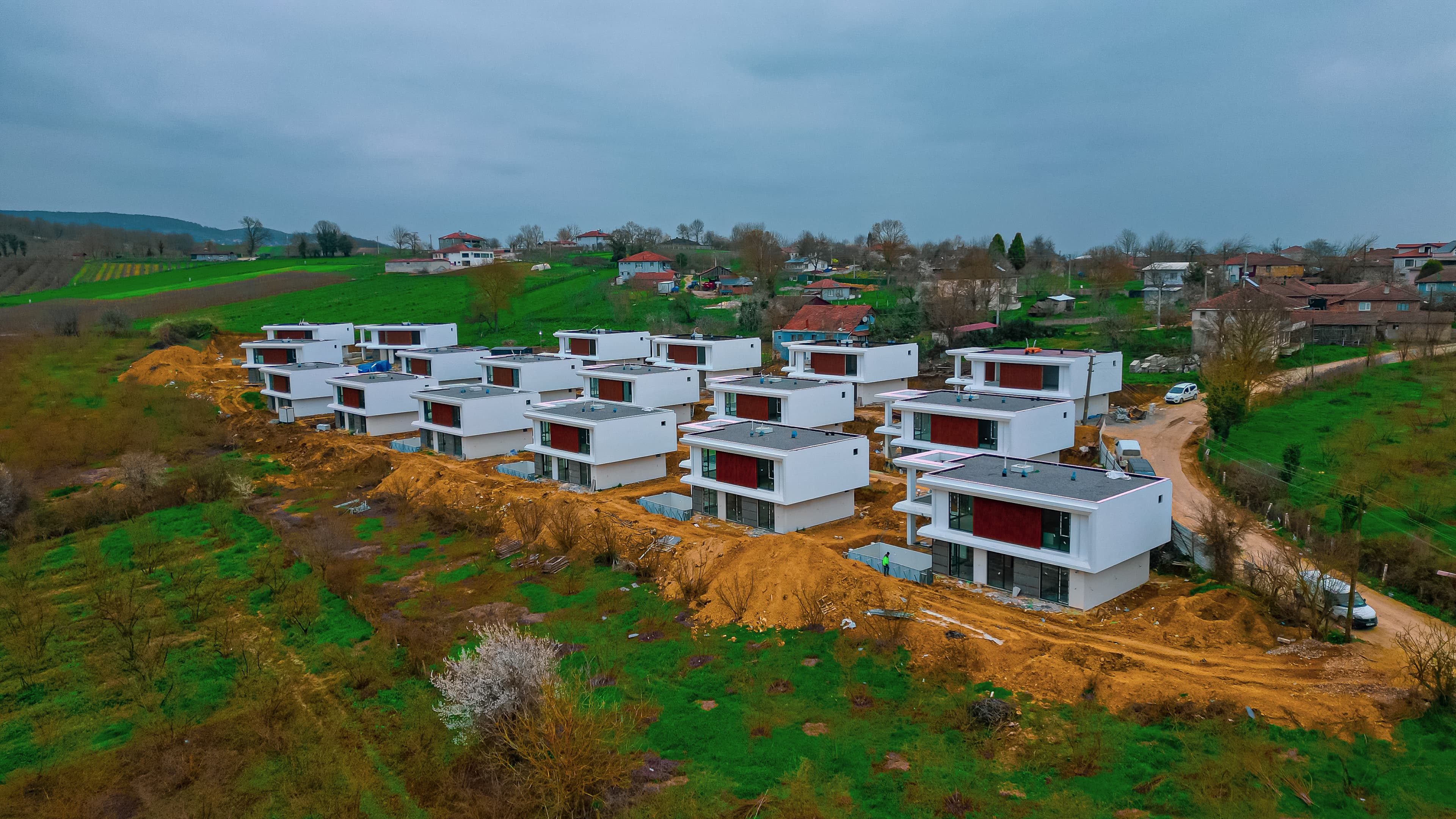 Söğütlü Villa Grubu – Estetik ve Teknoloji Odaklı Elektrik Projesi